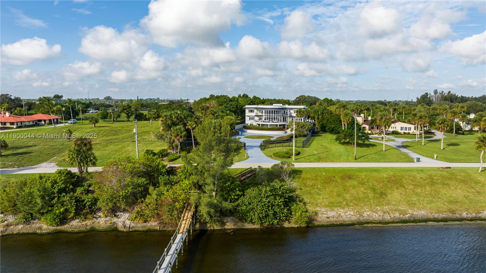 METES AND BOUNDS - Residential