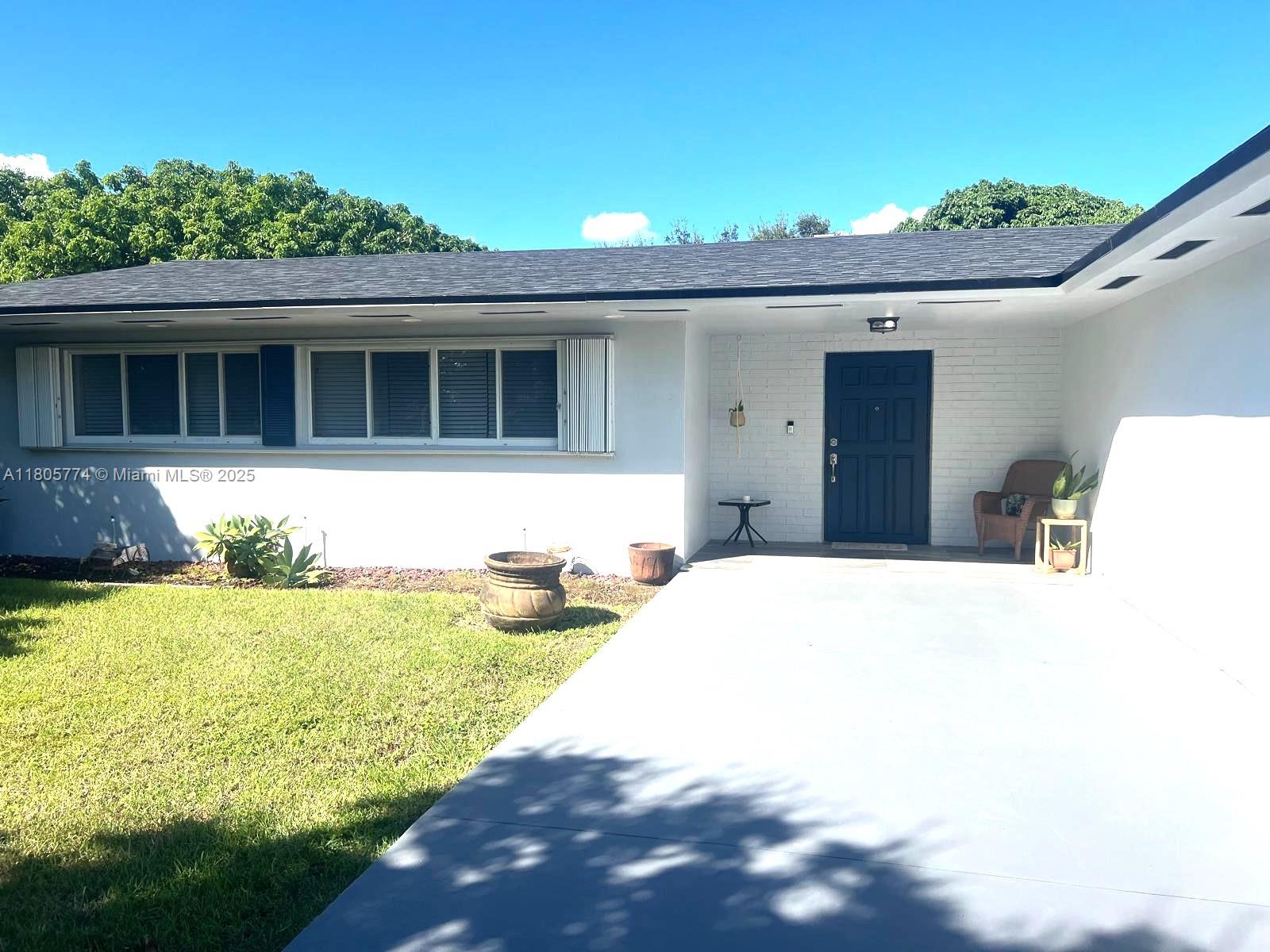 15225 Sw 235th St, Homestead, Miami-Dade County, Florida - 3 Bedrooms  
2 Bathrooms - 
