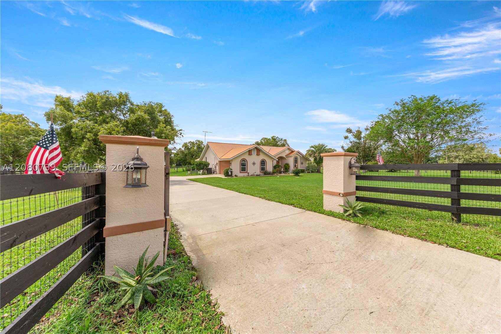 8400 SW 52ND CT