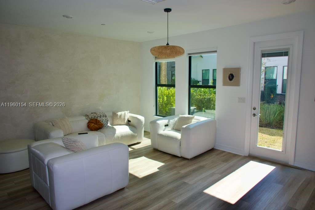 AMERICAN EXPRESS TRACT - Residential