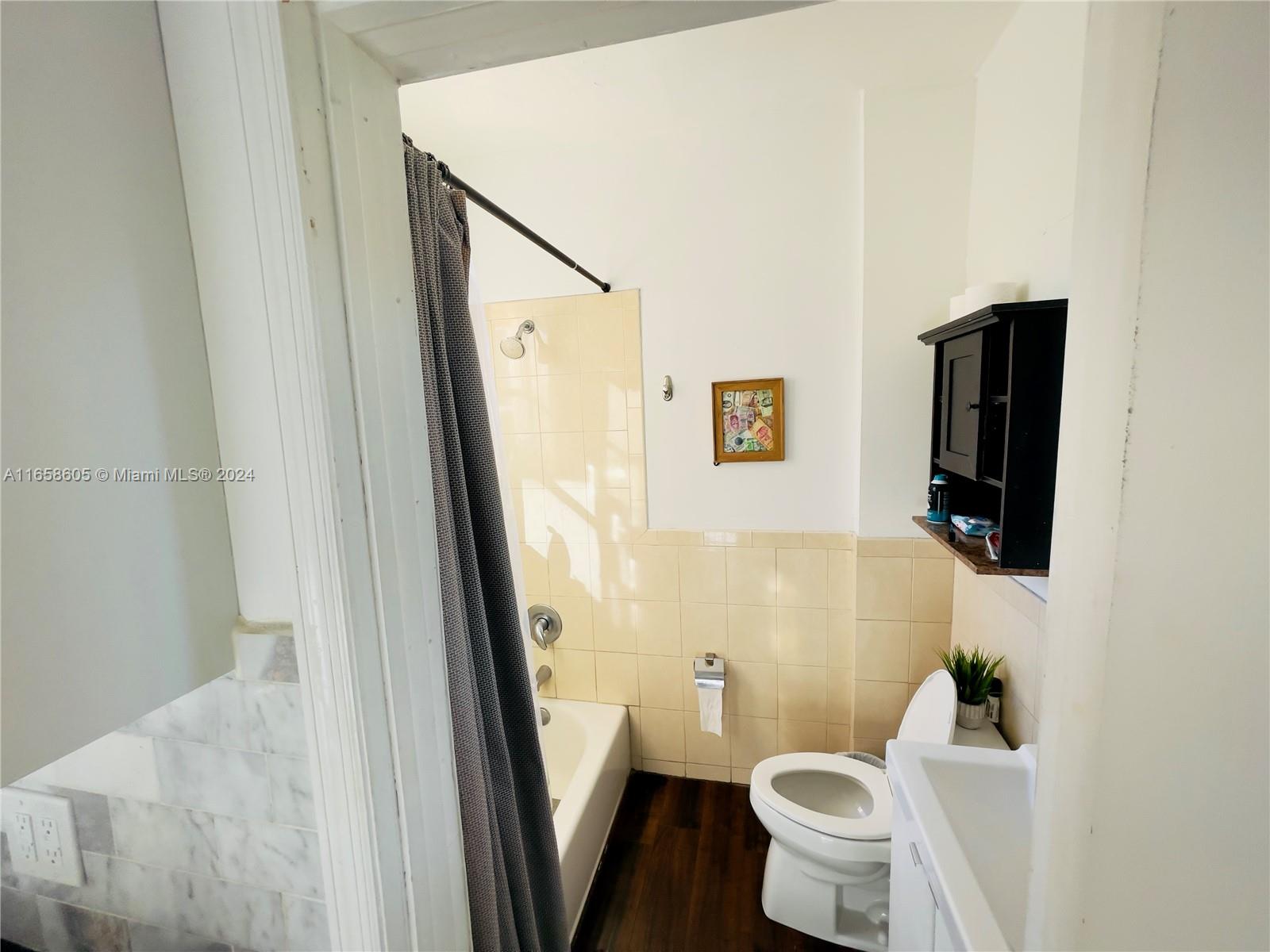 SEVILLA CONDO - Residential