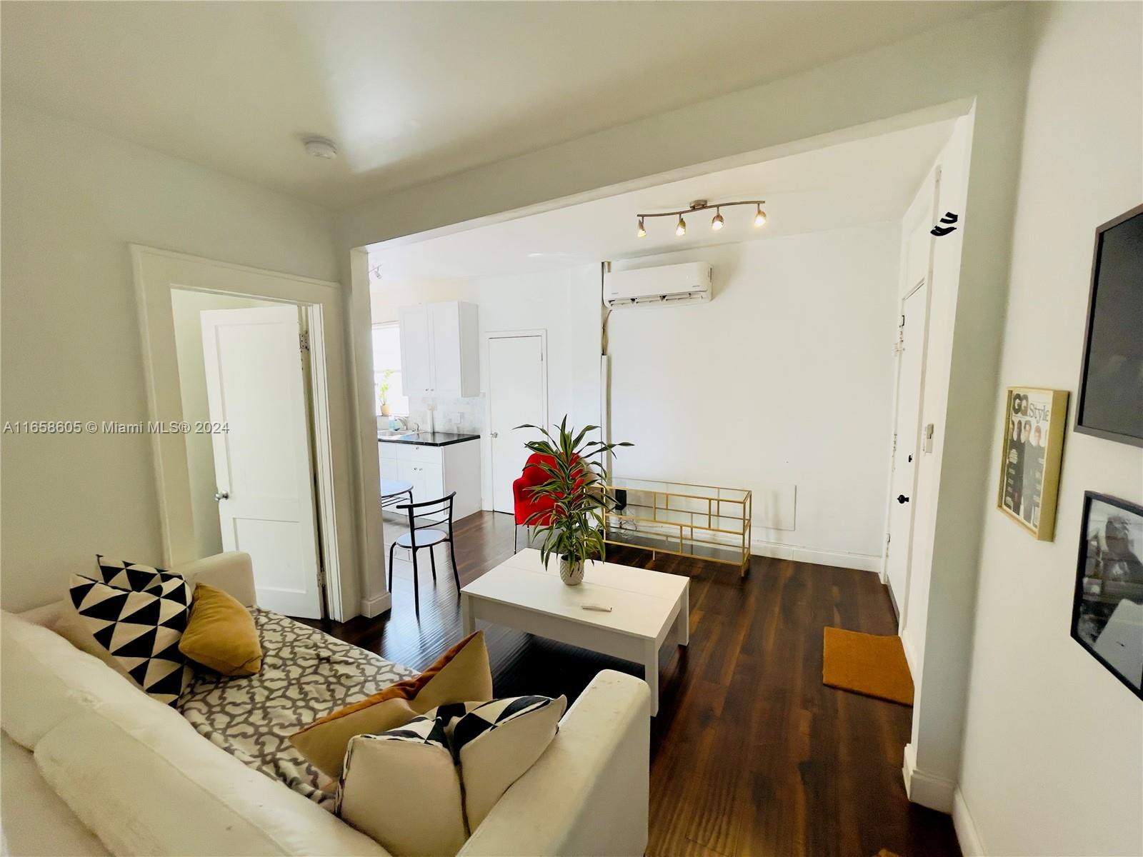 SEVILLA CONDO - Residential