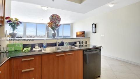 LA PERLA CONDO - Residential