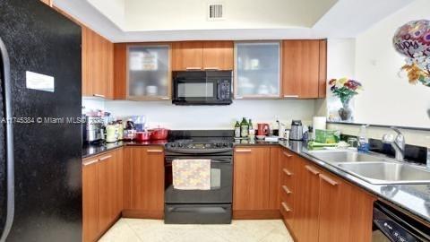 LA PERLA CONDO - Residential