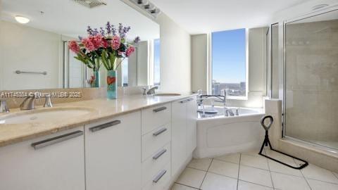 LA PERLA CONDO - Residential