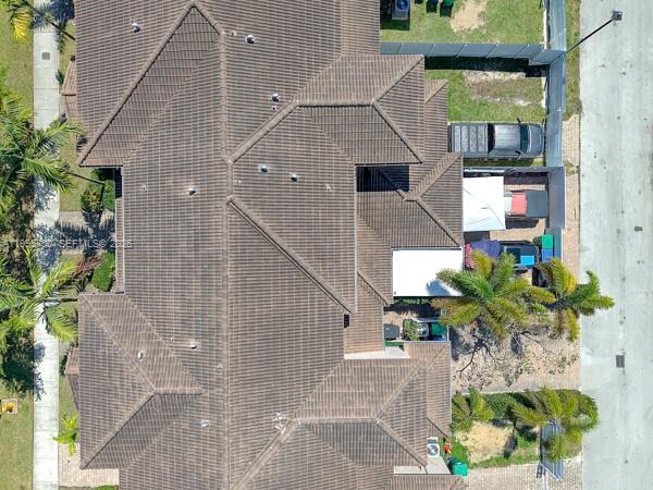 MANDARIN LAKES - Residential