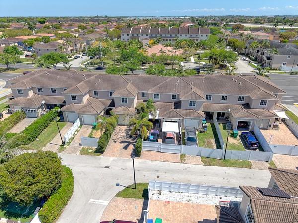 MANDARIN LAKES - Residential