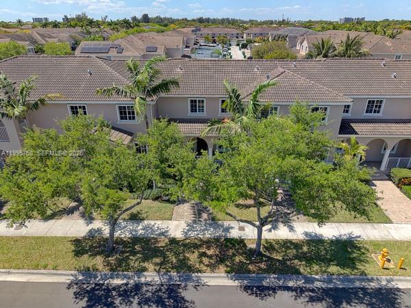 MANDARIN LAKES - Residential