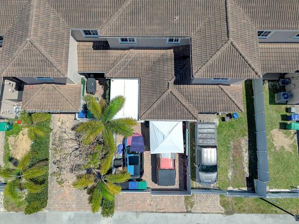 MANDARIN LAKES - Residential