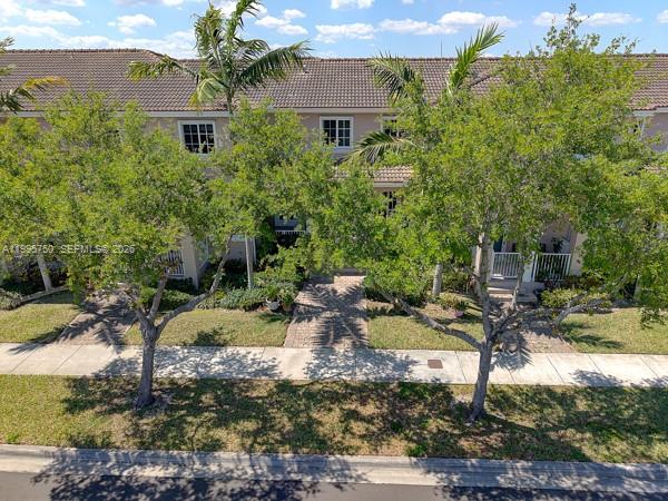 MANDARIN LAKES - Residential