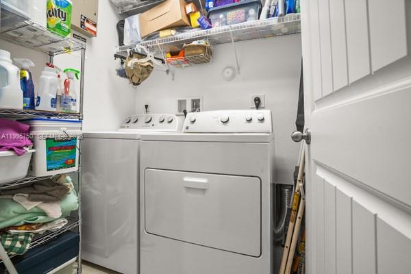 MANDARIN LAKES - Residential