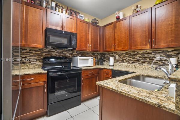 MANDARIN LAKES - Residential