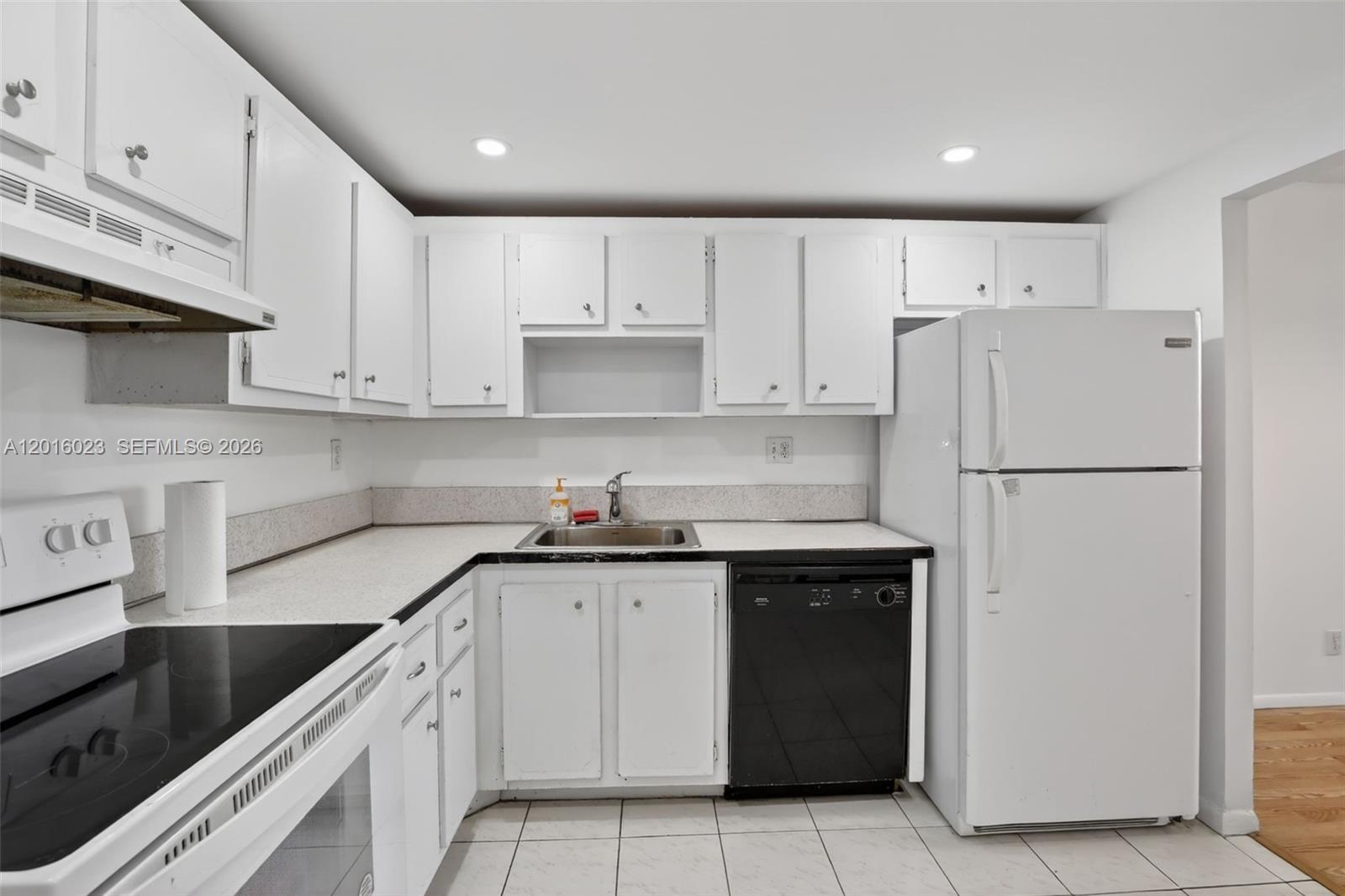 WATERGATE CONDOMINIUM NO - Residential