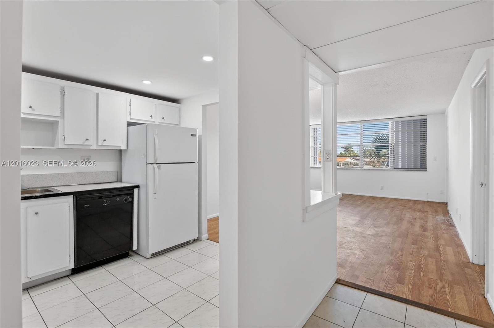 WATERGATE CONDOMINIUM NO - Residential