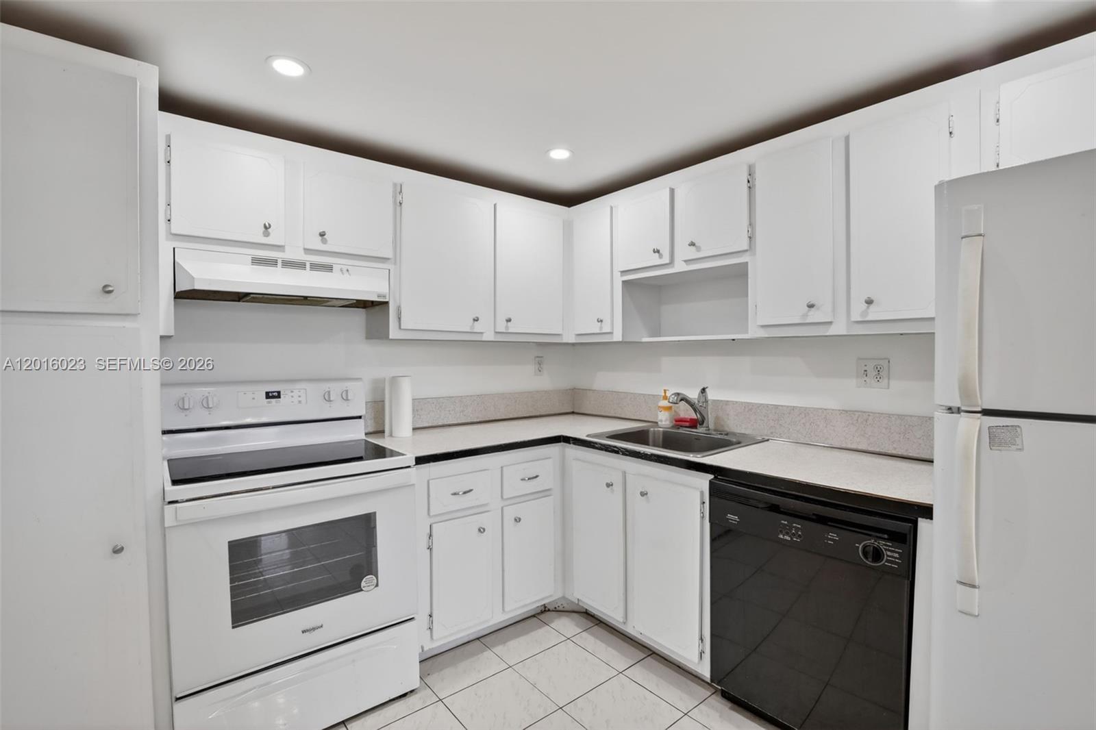 WATERGATE CONDOMINIUM NO - Residential