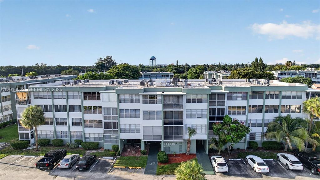 Photo of 2761 Taft St #212, Hollywood, FL 33020 (MLS # A12016023)