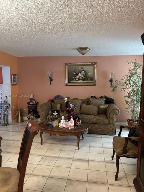 Photo of 11219 SW 33 RD Circl 11219 SW 33 RD Cir Pl, Miami, FL 33165 (MLS # A11977049)