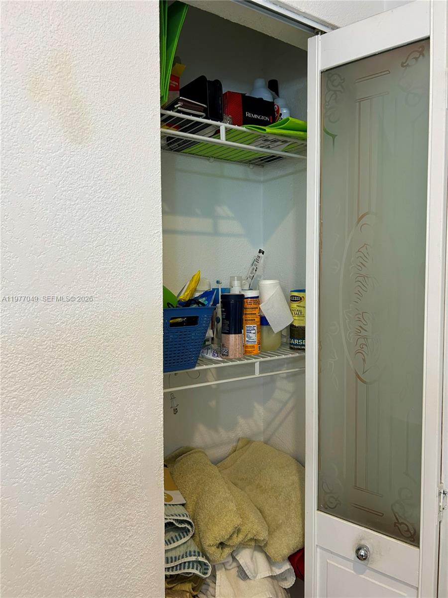 Karlan Townhouse - Residential