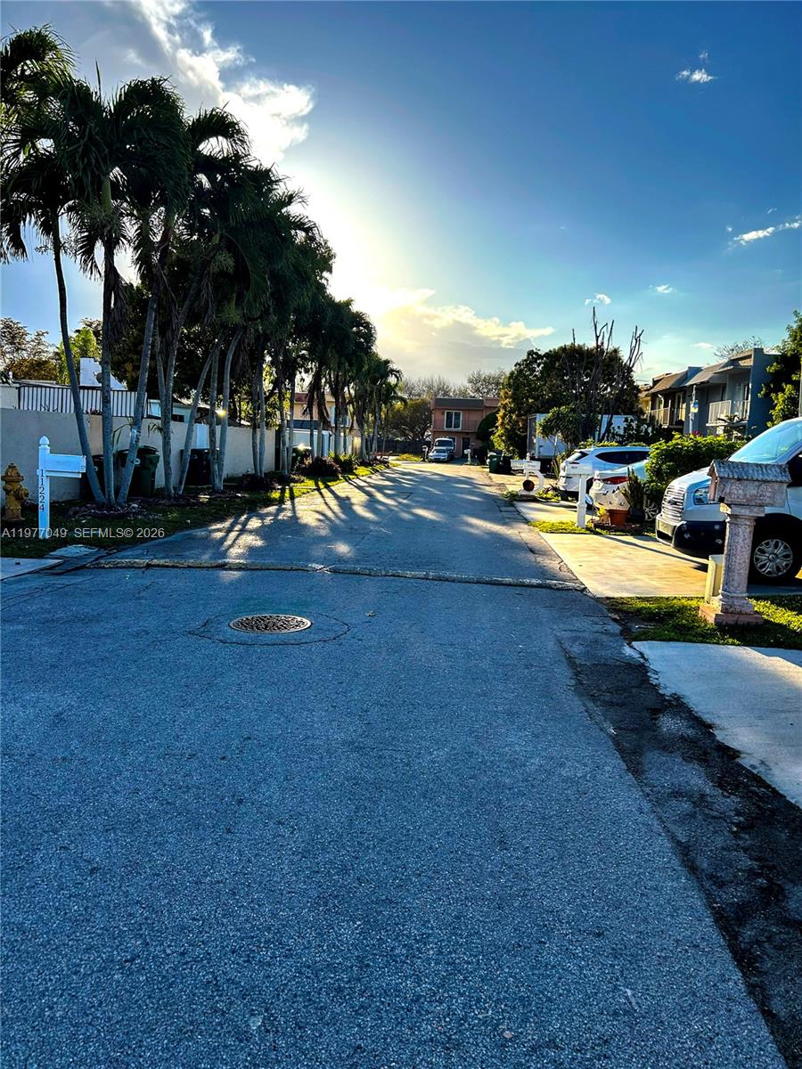 Karlan Townhouse - Residential