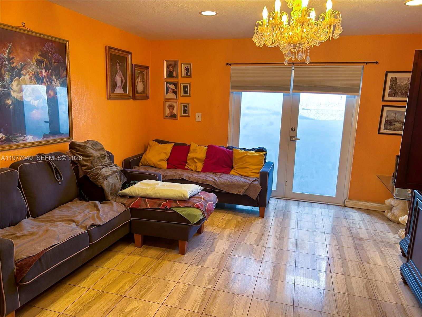 Karlan Townhouse - Residential