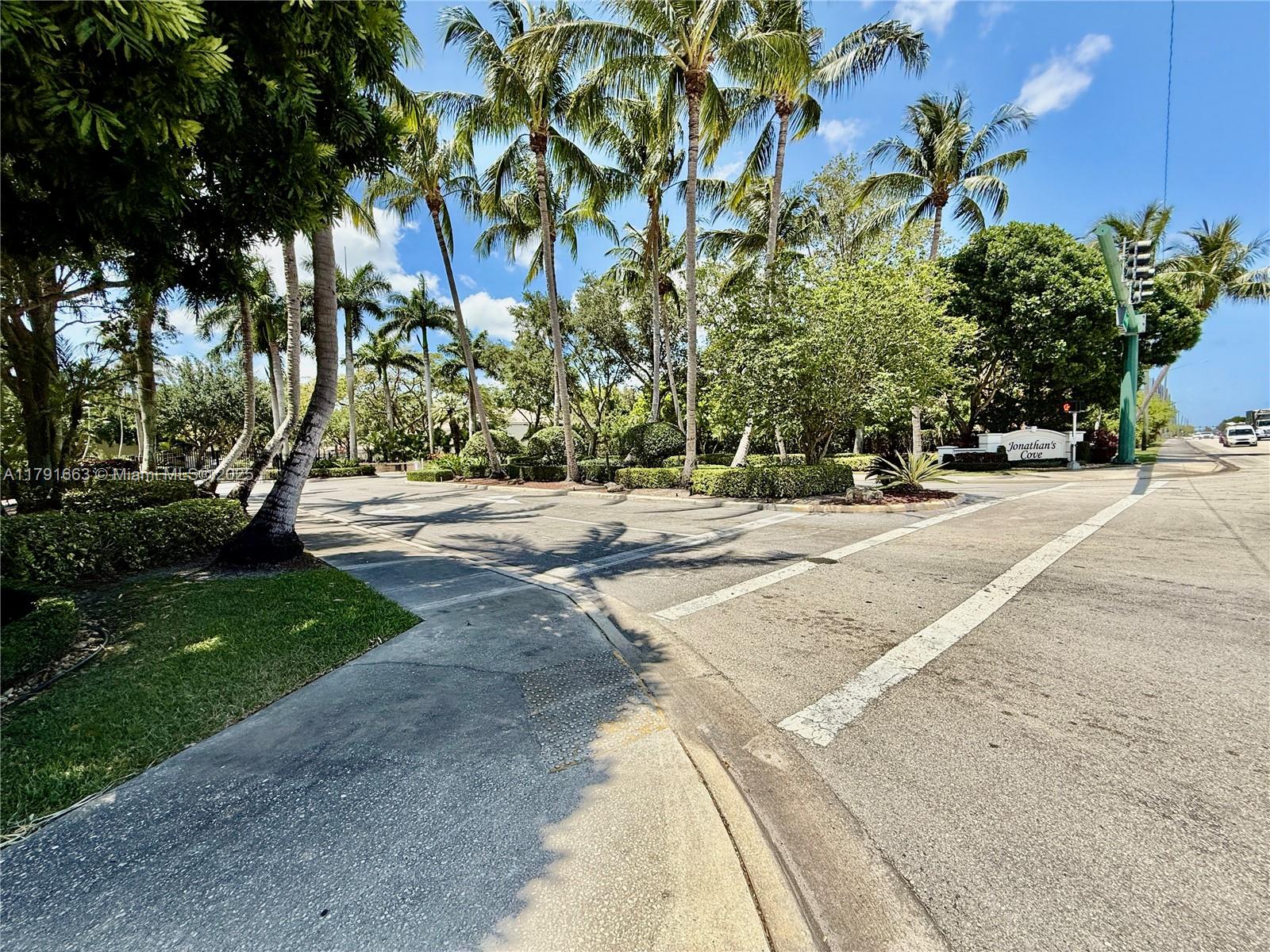 4855 Palmbrooke Cir