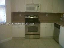 SHOMA TOWNHOMES - Residential Lease