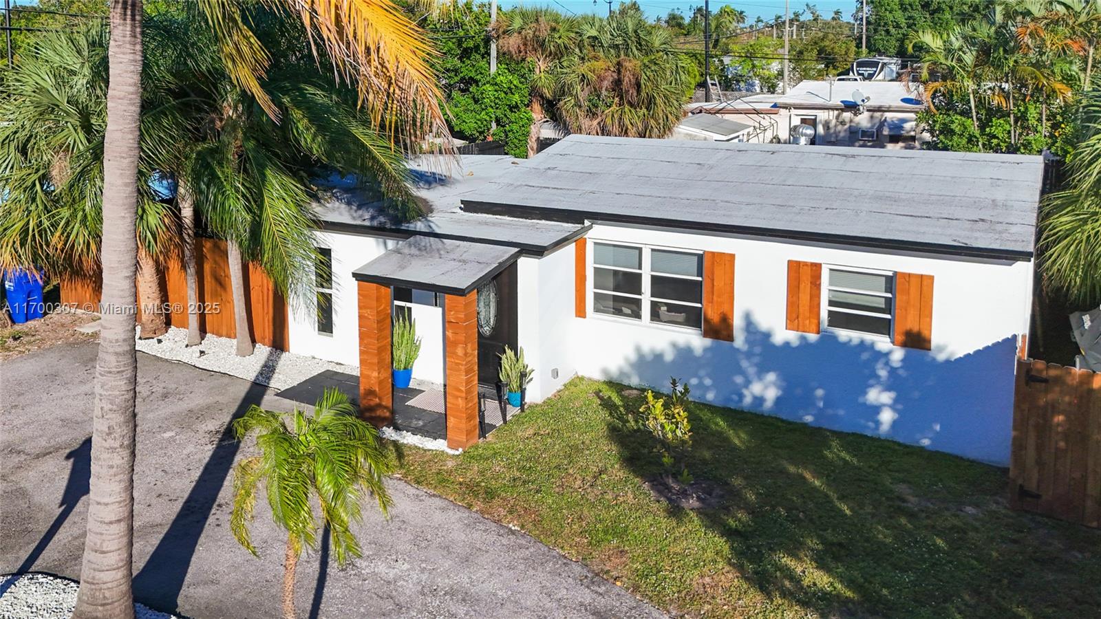 COLLIER MANOR - Residential