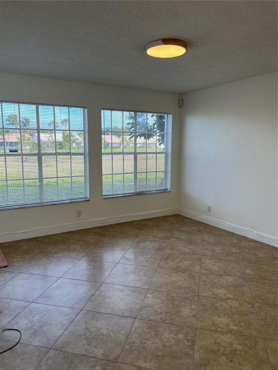 6292 La Costa Dr C, Boca Raton, FL, 33433/$217,400 3 6292 La Costa Dr C