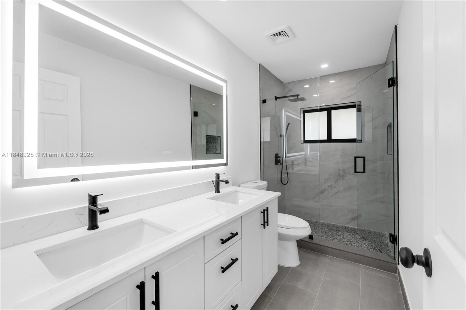 15404 SW 104th Ave, Miami, FL, 33157/$599,900 2 15404 SW 104th Ave