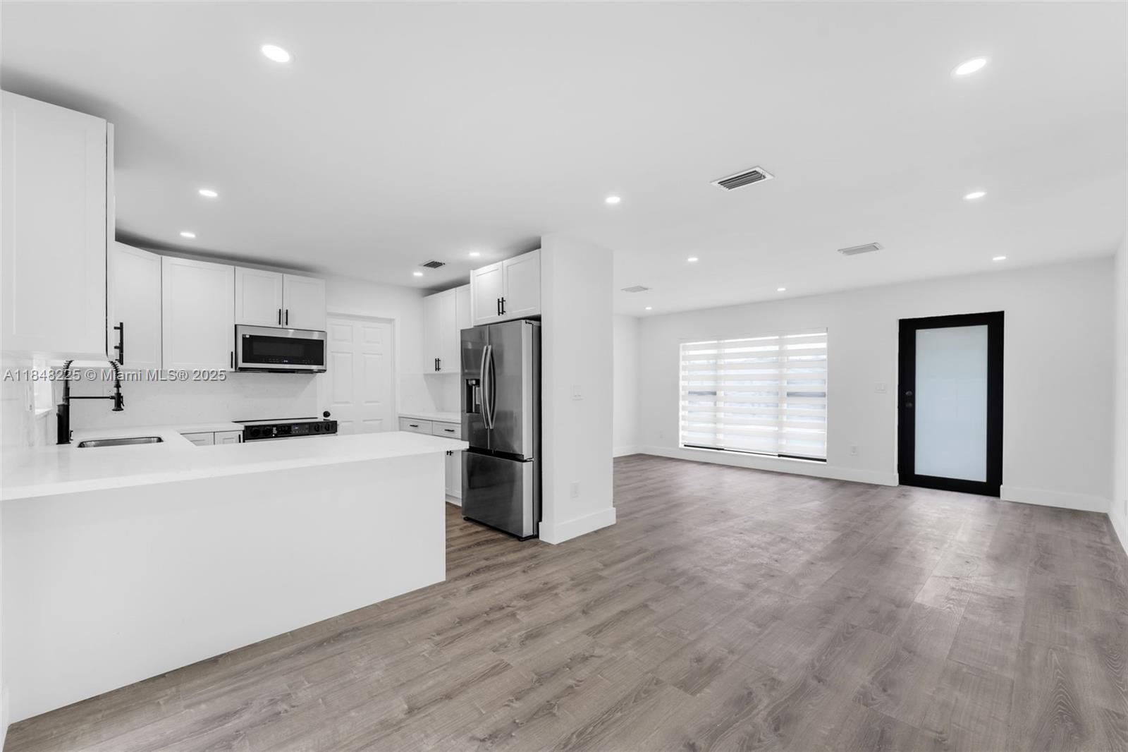 15404 SW 104th Ave, Miami, FL, 33157/$599,900 1 15404 SW 104th Ave