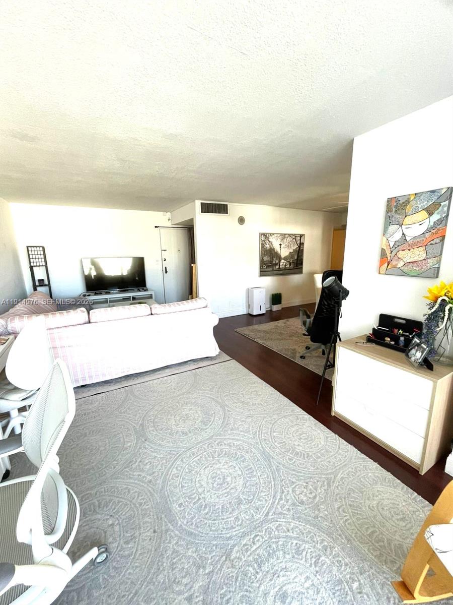 PLAZA OF AMERICAS CONDO P - Residential