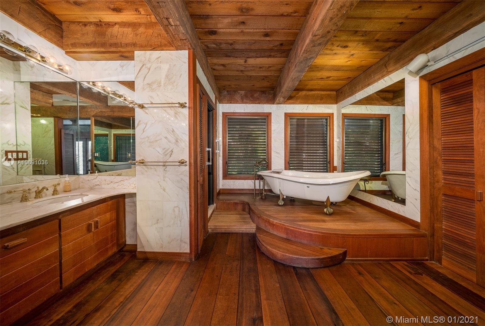 MASHTA ISLAND A REPLAT OF - Residential