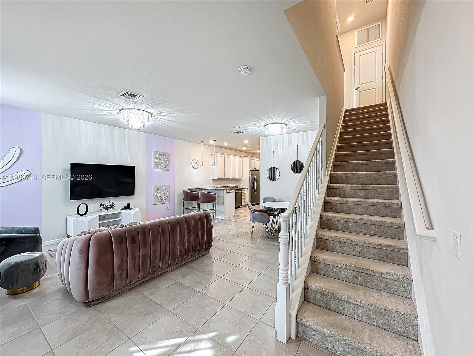 HILLCREST COUNTRY CLUB SO - Residential Lease