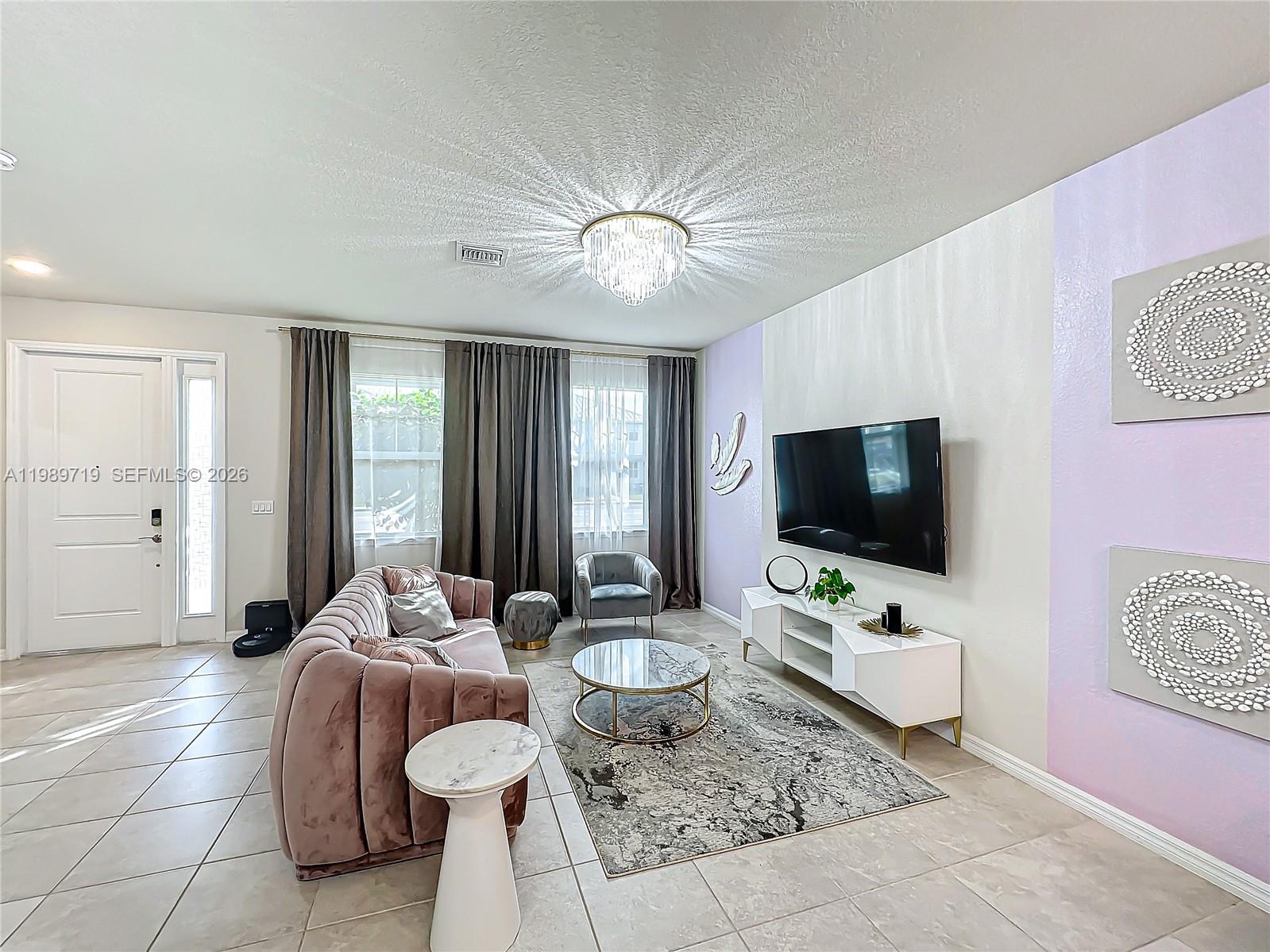 HILLCREST COUNTRY CLUB SO - Residential Lease