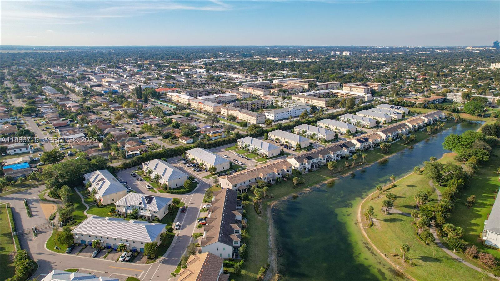 HILLCREST COUNTRY CLUB SO - Residential Lease