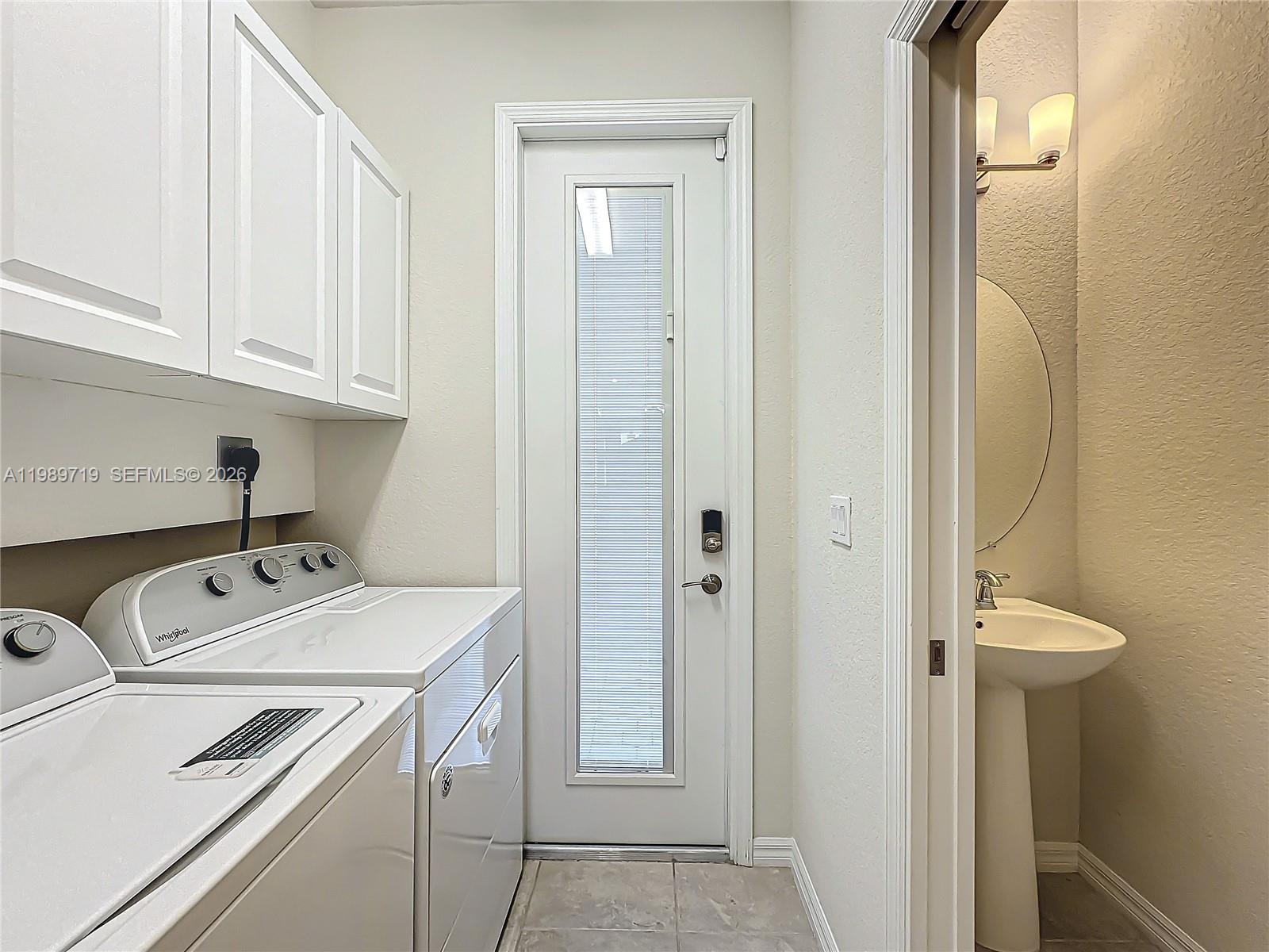 HILLCREST COUNTRY CLUB SO - Residential Lease