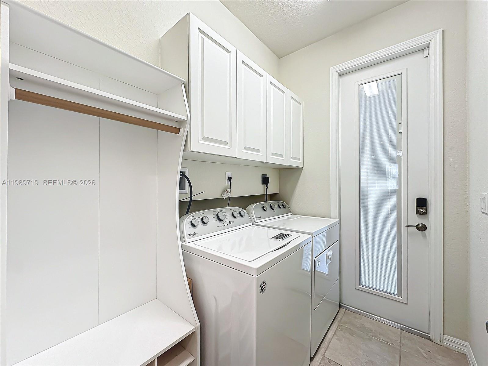 HILLCREST COUNTRY CLUB SO - Residential Lease