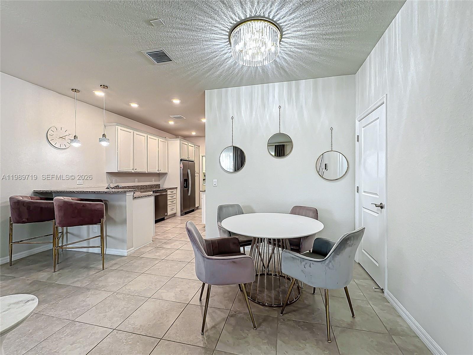 HILLCREST COUNTRY CLUB SO - Residential Lease