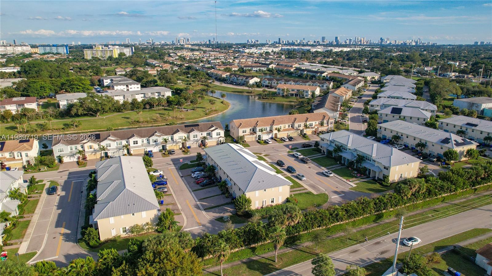 HILLCREST COUNTRY CLUB SO - Residential Lease