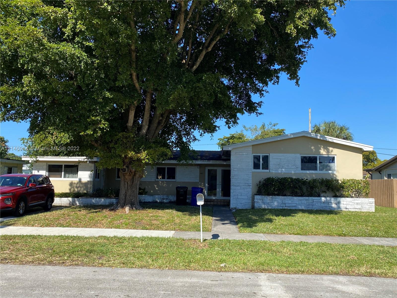 WINDWARD MANOR NO 2 - Residential