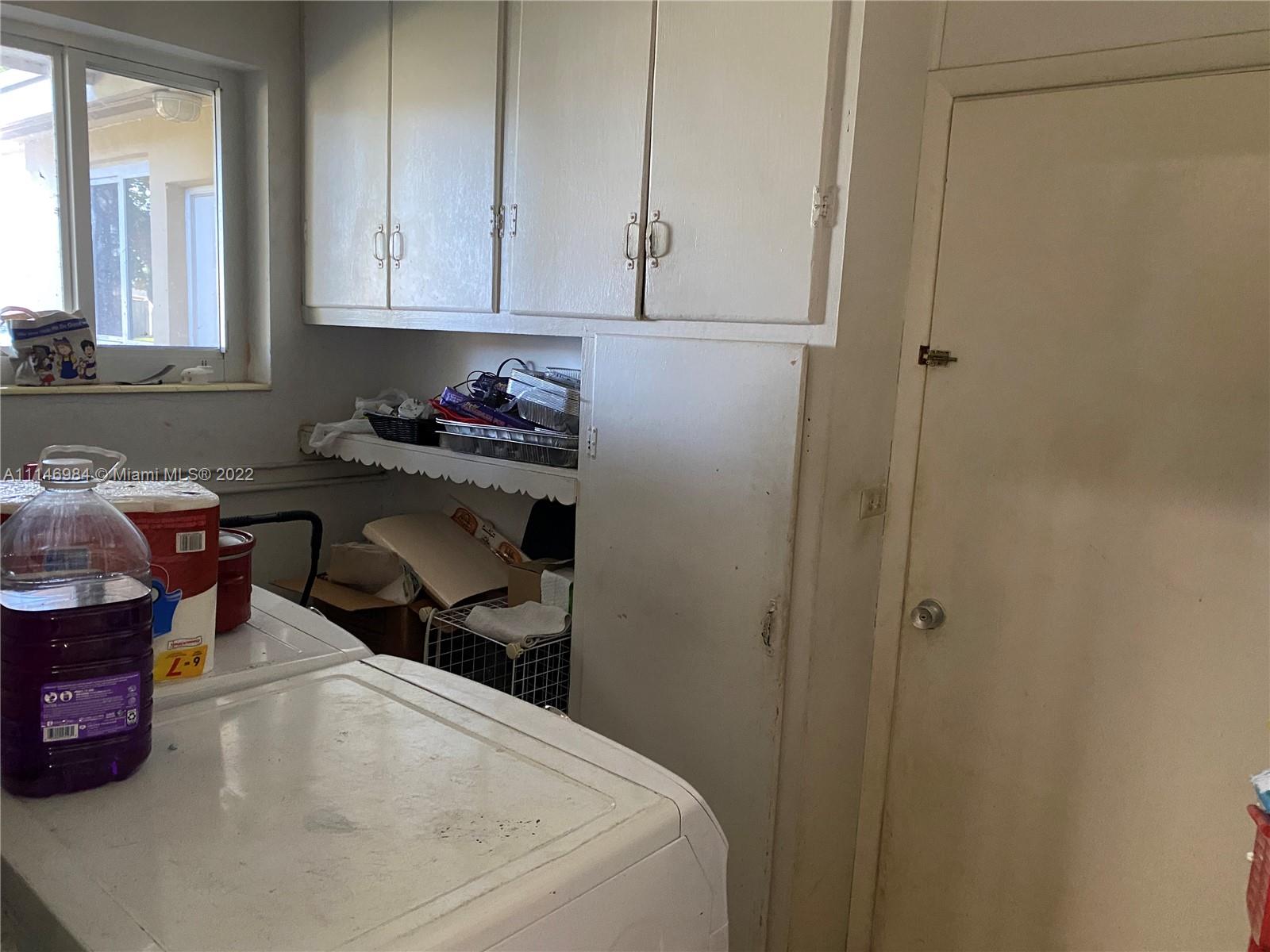 WINDWARD MANOR NO 2 - Residential