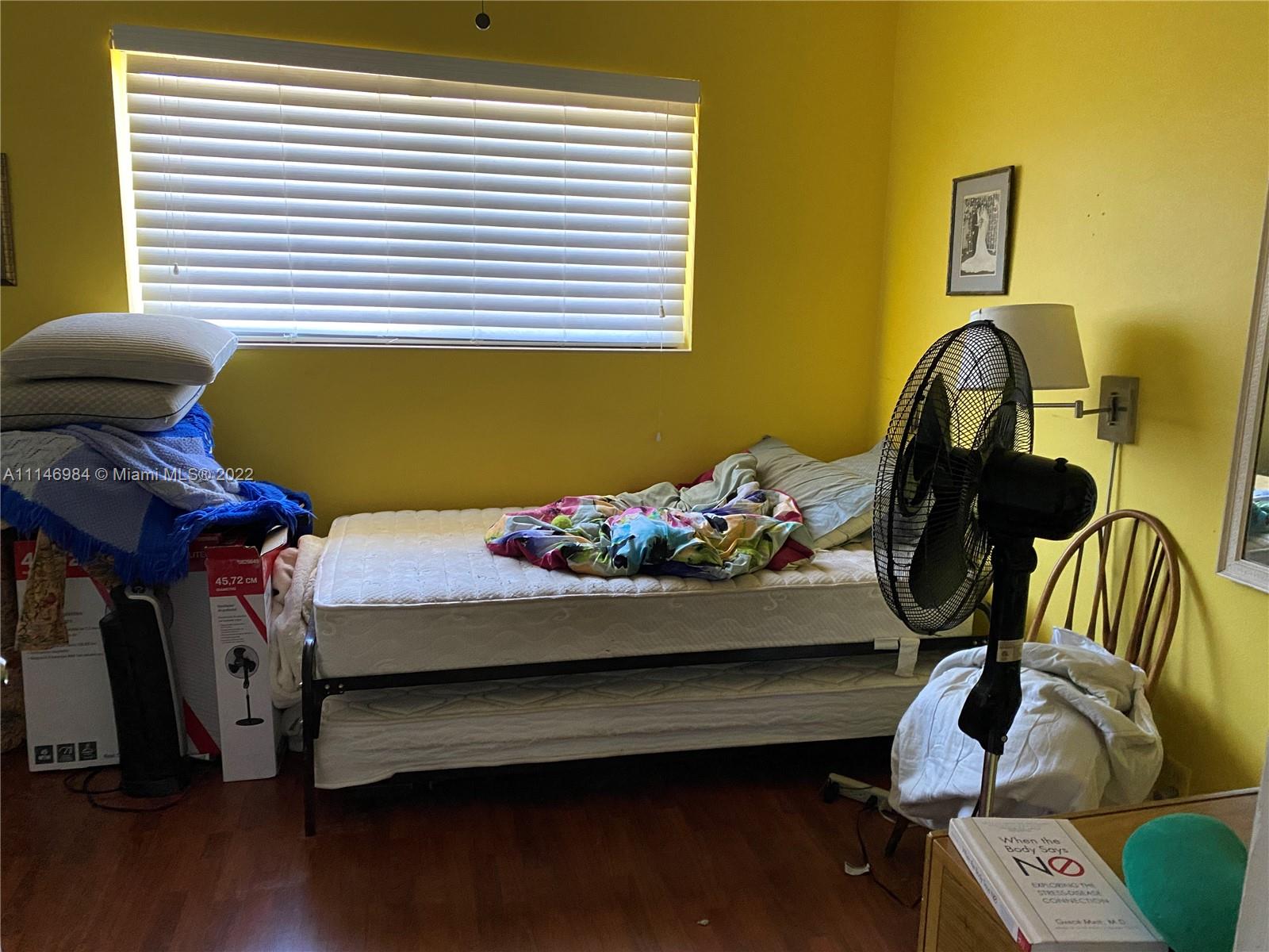 WINDWARD MANOR NO 2 - Residential