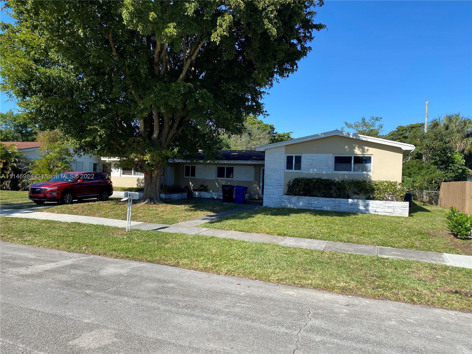 WINDWARD MANOR NO 2 - Residential