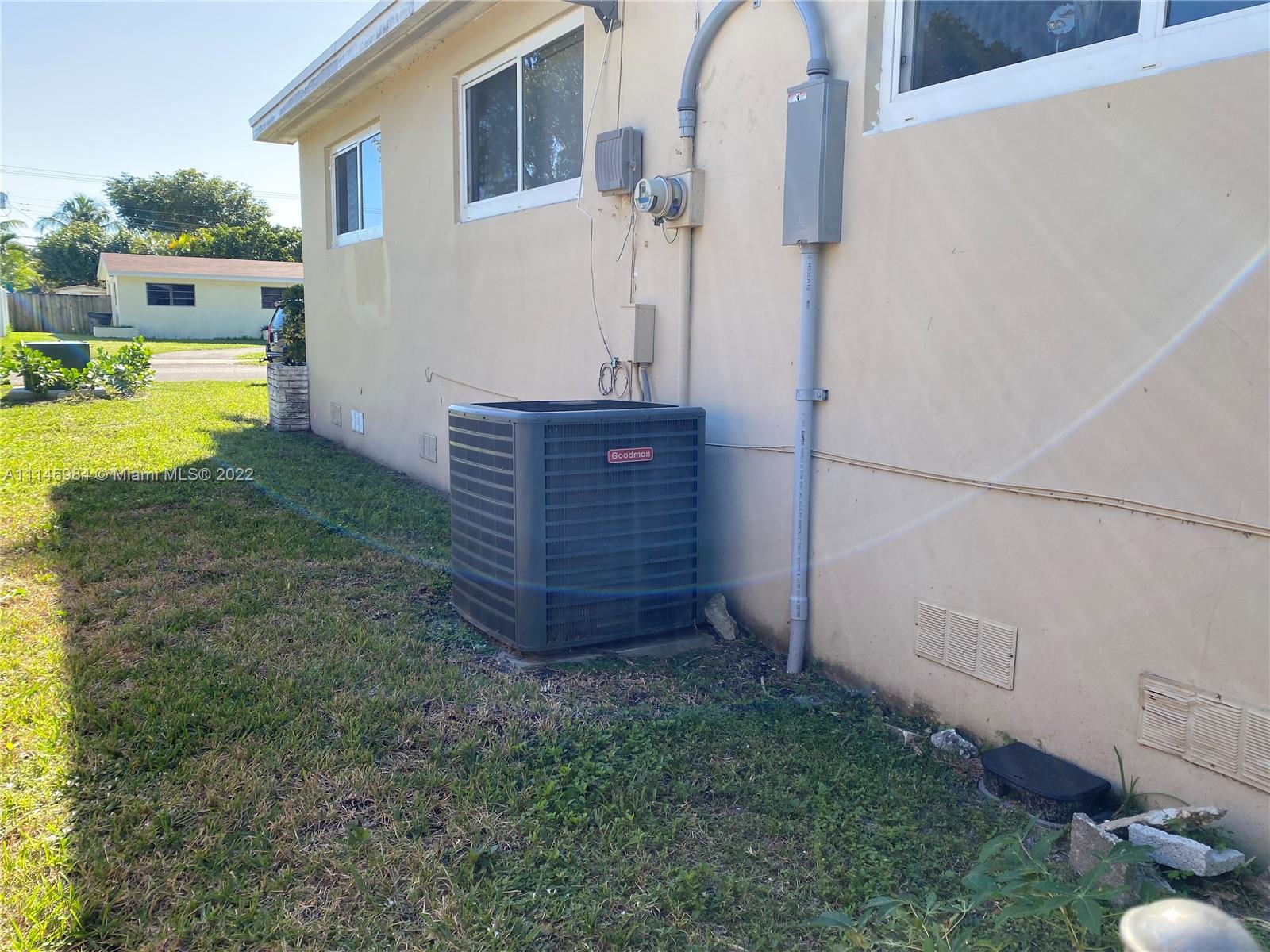 WINDWARD MANOR NO 2 - Residential