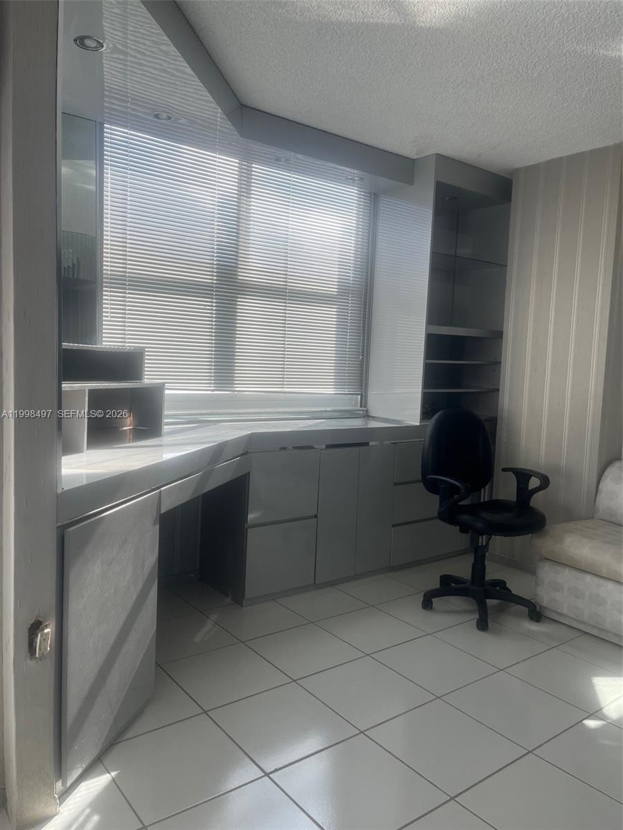 ARLEN HOUSE CONDO - Residential