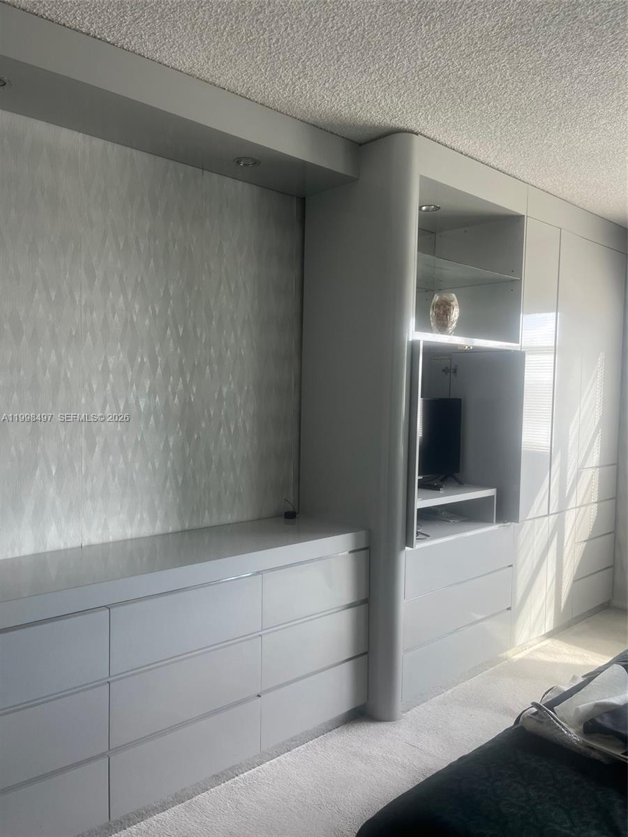 ARLEN HOUSE CONDO - Residential