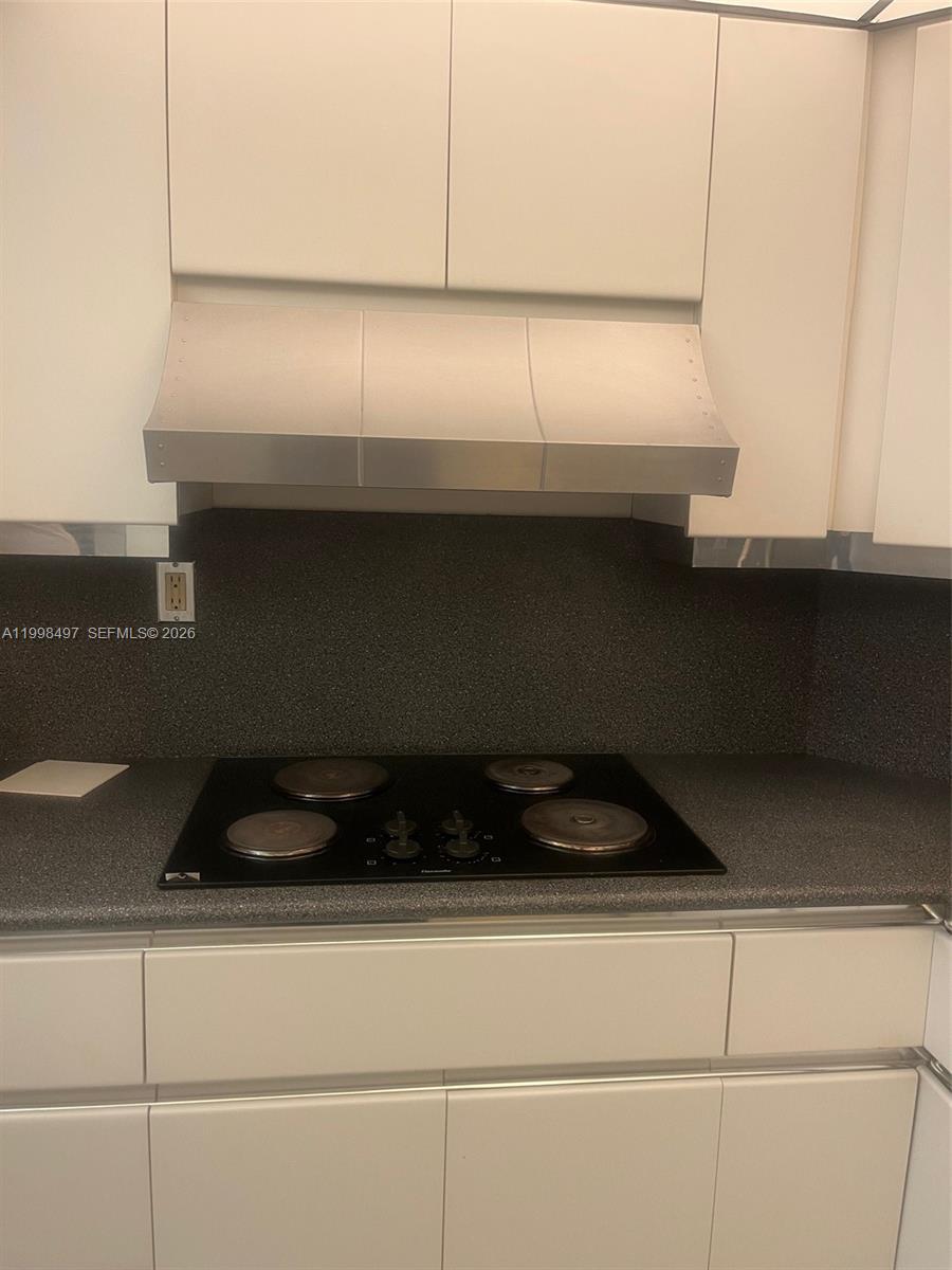 ARLEN HOUSE CONDO - Residential