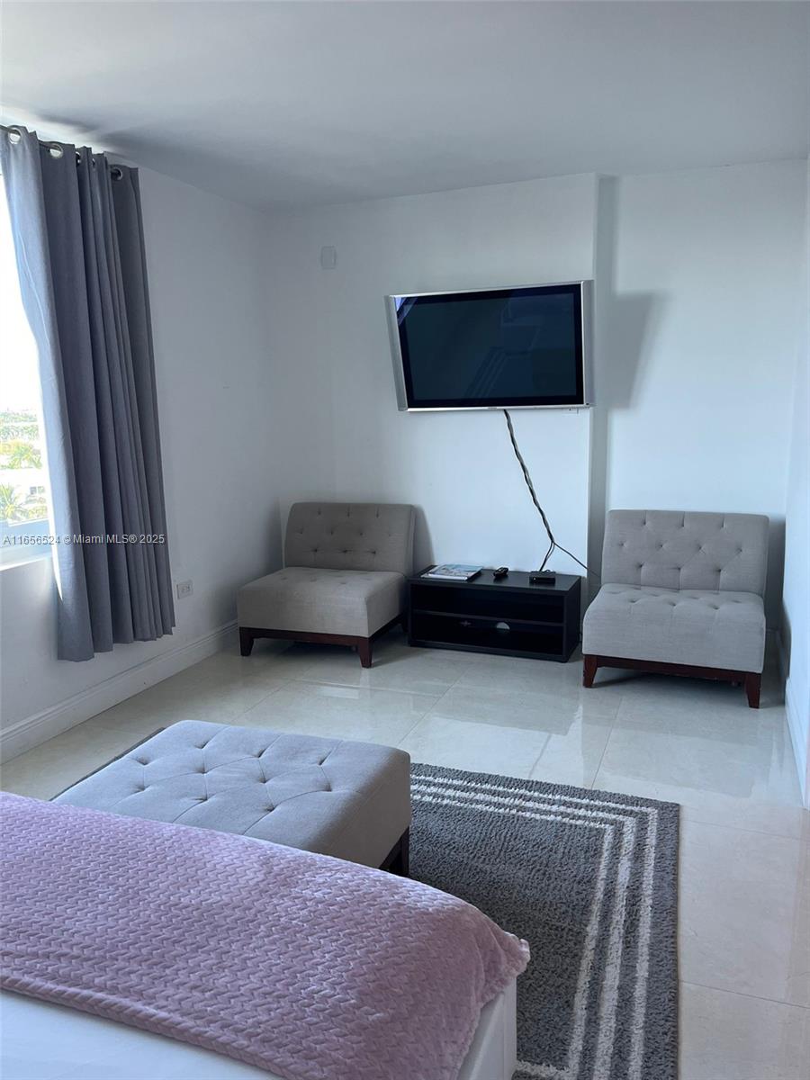 RONEY PALACE CONDO - Residential