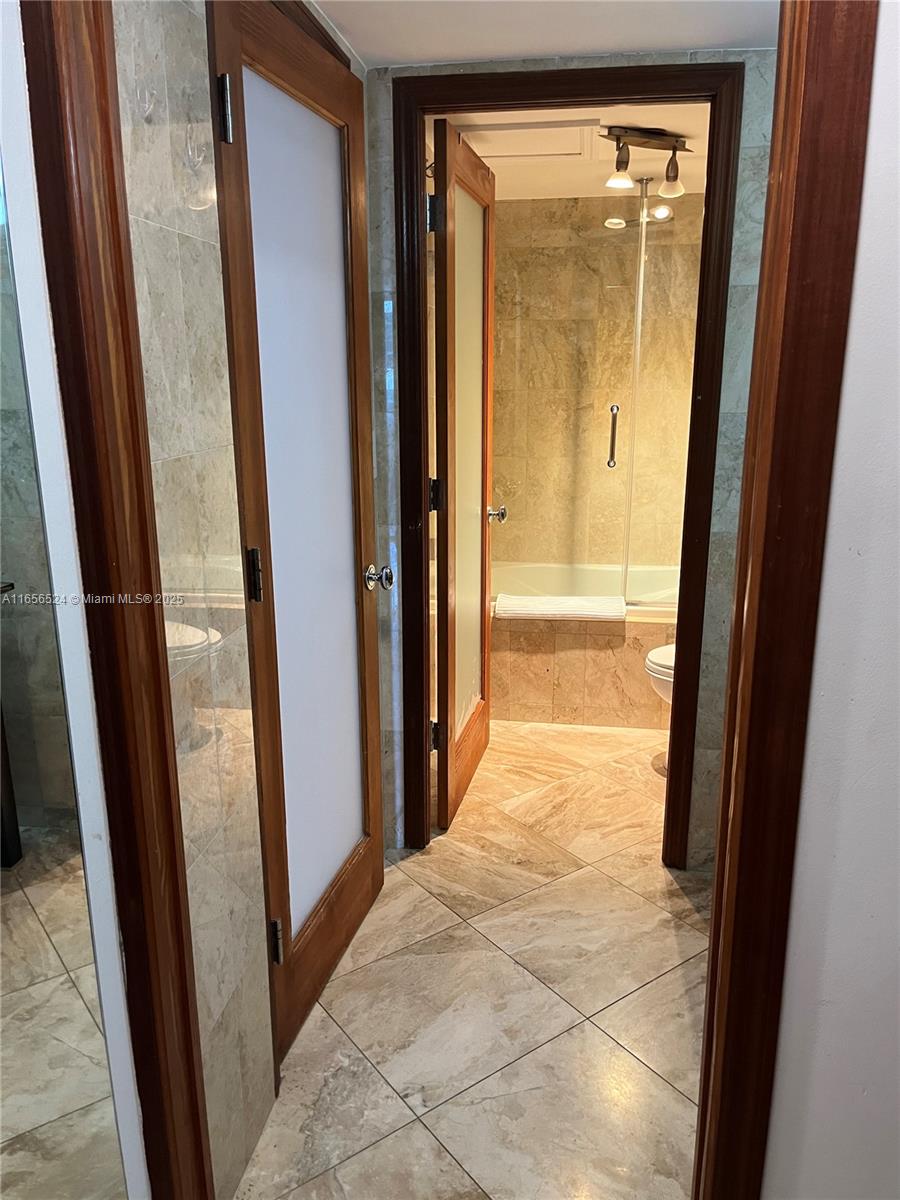 RONEY PALACE CONDO - Residential