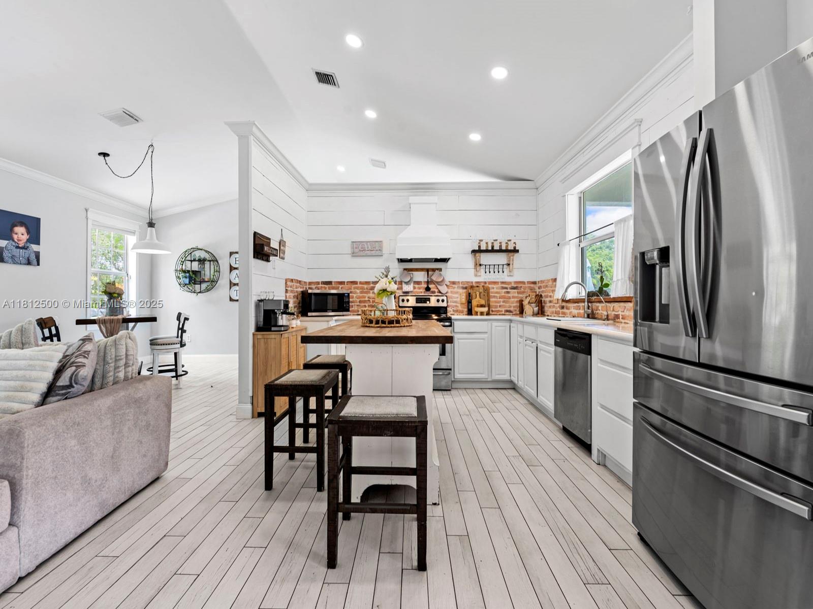 FL CITY HIGHLANDS - Residential